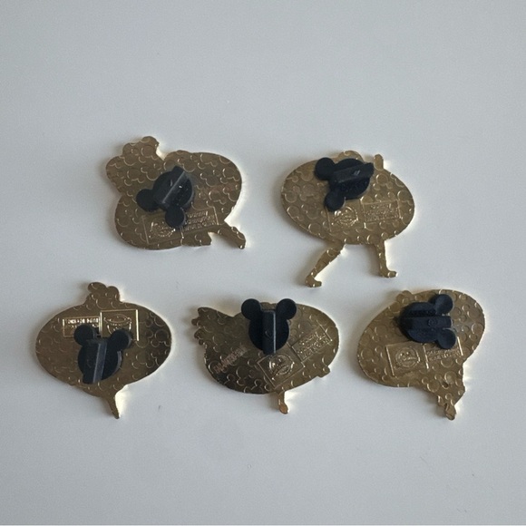 DISNEY THE INCREDIBLES OVAL  SPLENDID PINS SET LANYARD PIN  SET OF 5 2018 - Picture 7 of 10